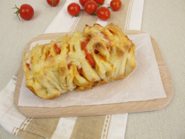 Pizza çekme-Apart-ekmek domates ve peynir ile