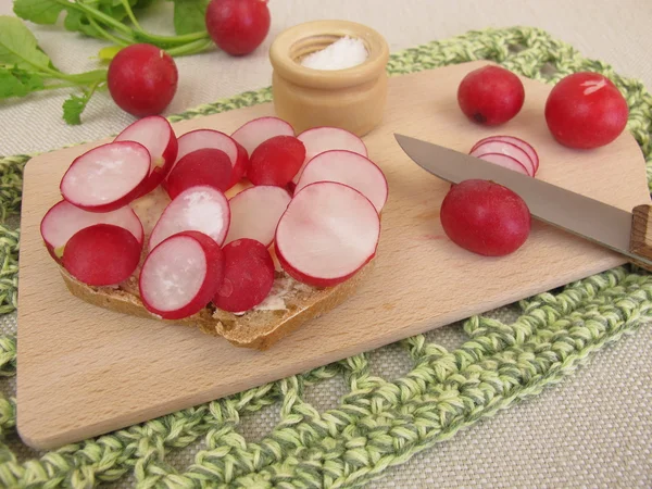 Sandwich with red radishes — Stock Photo, Image