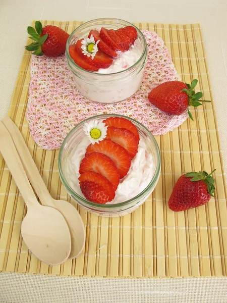 Quark al latte di fragole — Foto Stock