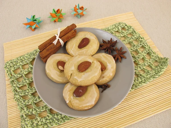 Prato de biscoitos de gengibre — Fotografia de Stock