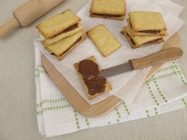 Kex fyllda med chokladkräm — Stockfoto