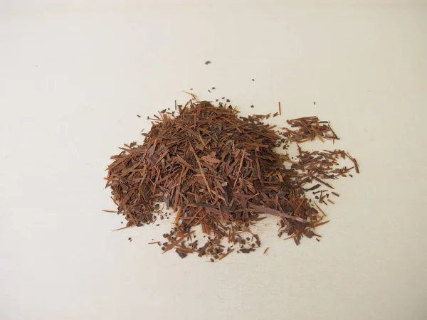 Loose Lapacho Tea Wooden Board — Stock Photo, Image