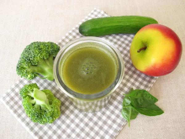 Green Smoothie Broccoli Cucumber Apple — Stock Photo, Image