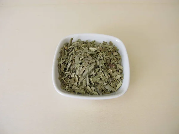 Αποξηραμένα Και Ψιλοκομμένα Φύλλα Ελιάς Για Τσάι Από Φύλλα Ελιάς — Φωτογραφία Αρχείου