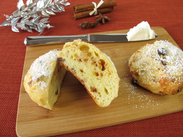 Stollen scones with clotted cream — Stock Photo, Image