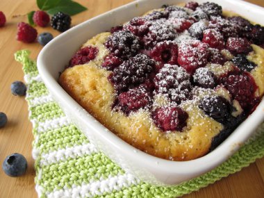 Yaz meyveleri ile pasta