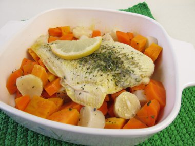 Yaldızlı pisibalığı pot pişirme sebze buğulama