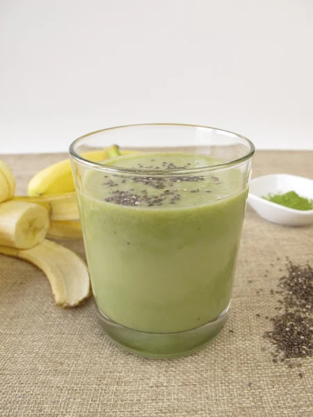 Frullato di Matcha con semi di banana e chia — Foto Stock