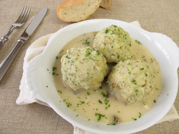 Albóndigas de pan con salsa de champiñones — Foto de Stock