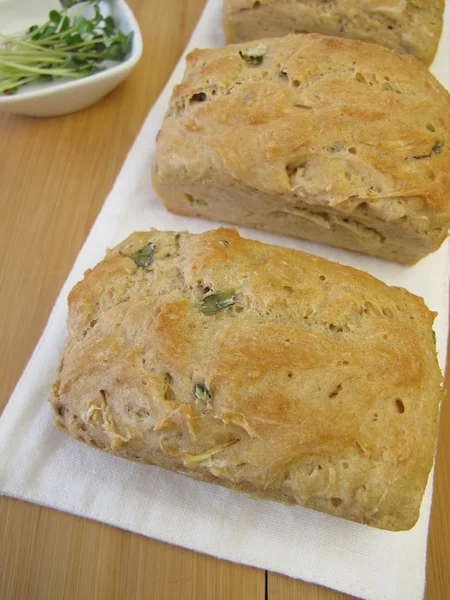 Мини-хлеб с капустой — стоковое фото