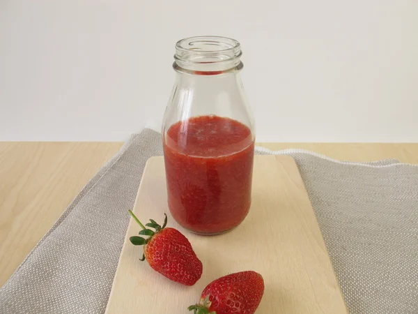 Strawberry smoothie — Stock Photo, Image