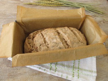 Ekmek pişirme formundaki yeşil yazıldığını