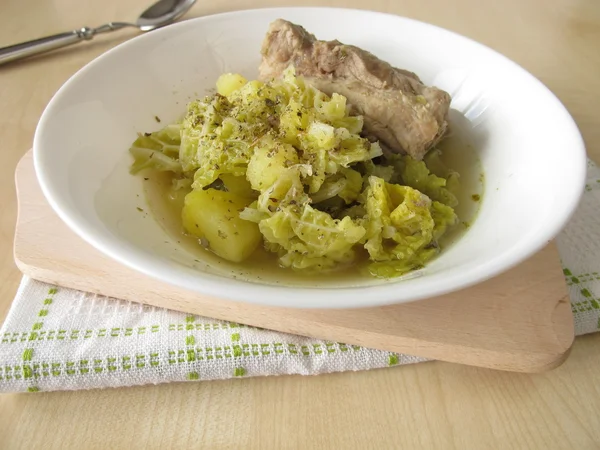 Savoy cabbage stew with pork ribs — Stock Photo, Image