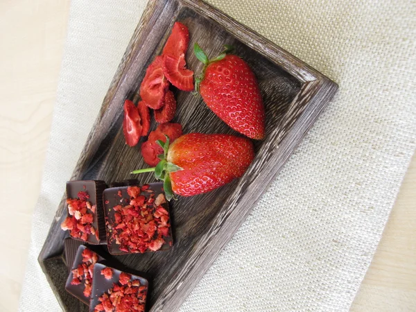 Chocolate de fresa y fresas — Foto de Stock