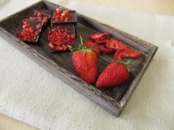 Chocolate de fresa y fresas — Foto de Stock