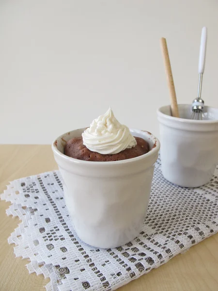Μαντολάτο κούπα κέικ με κρέμα ζάχαρη κάλυμμα — Φωτογραφία Αρχείου