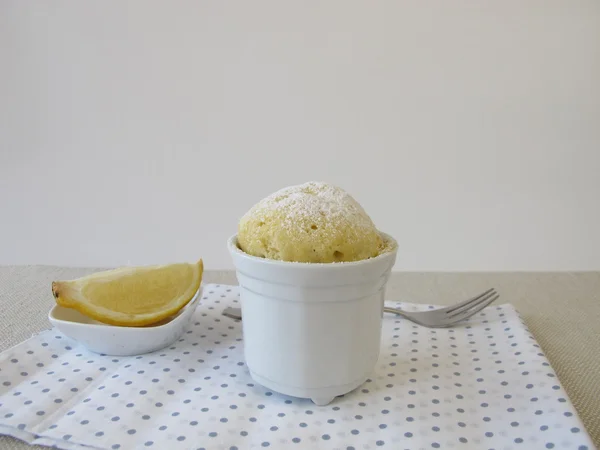 Lemon mug cake from microwave — Stock Photo, Image