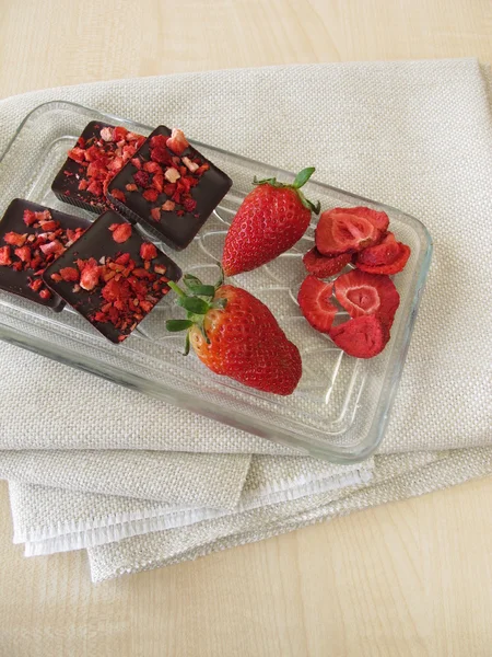 딸기 다크 초콜릿 — 스톡 사진