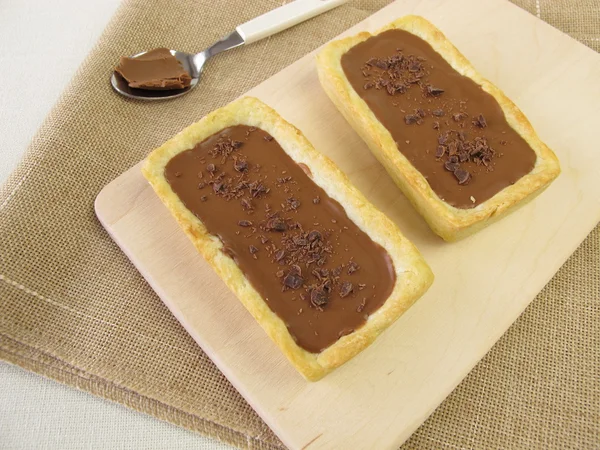 Chocolate nougat tartlets — Stock Photo, Image