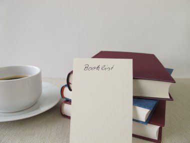 Kitap, boş booklist ve kahve