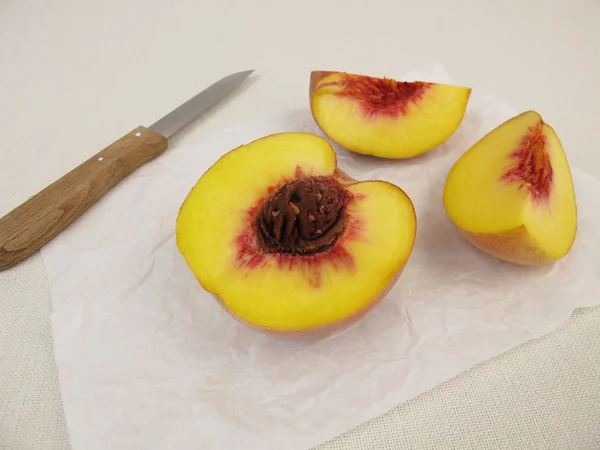 Obst-Snack mit Pfirsich — Stockfoto
