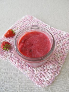 ev yapımı çilekli dondurma