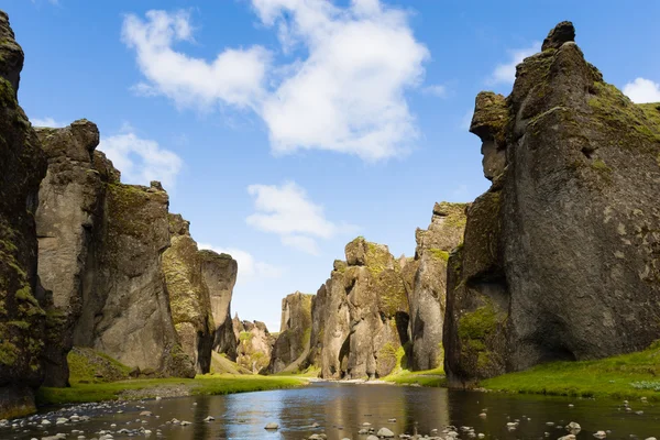 Fjadurargljufur kaňonu na Islandu — Stock fotografie