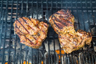 Barbekü olmak domuz eti biftek