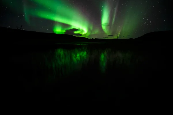 Aurora Polaris sobre Kirkjubaejarklaustur — Foto de Stock
