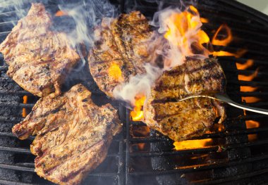 Barbekü domuz eti