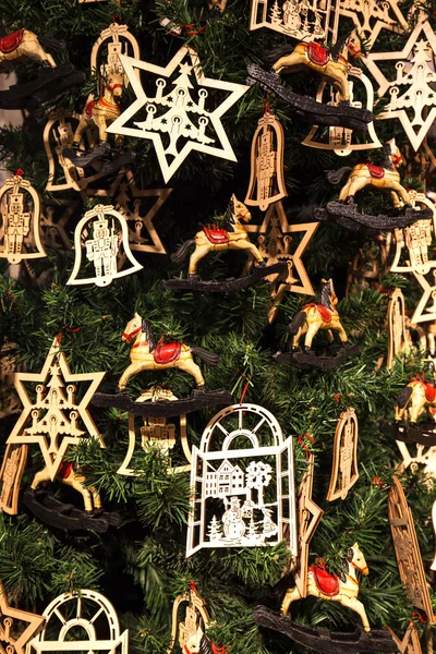 Weihnachtsdekoration aus Holz — Stockfoto
