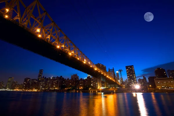 Ηλιοβασίλεμα Στον Ορίζοντα Του Μανχάταν Queensboro Bridge Πάνω Από East — Φωτογραφία Αρχείου