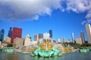 Chicago manzarası ve buckingham Çeşmesi