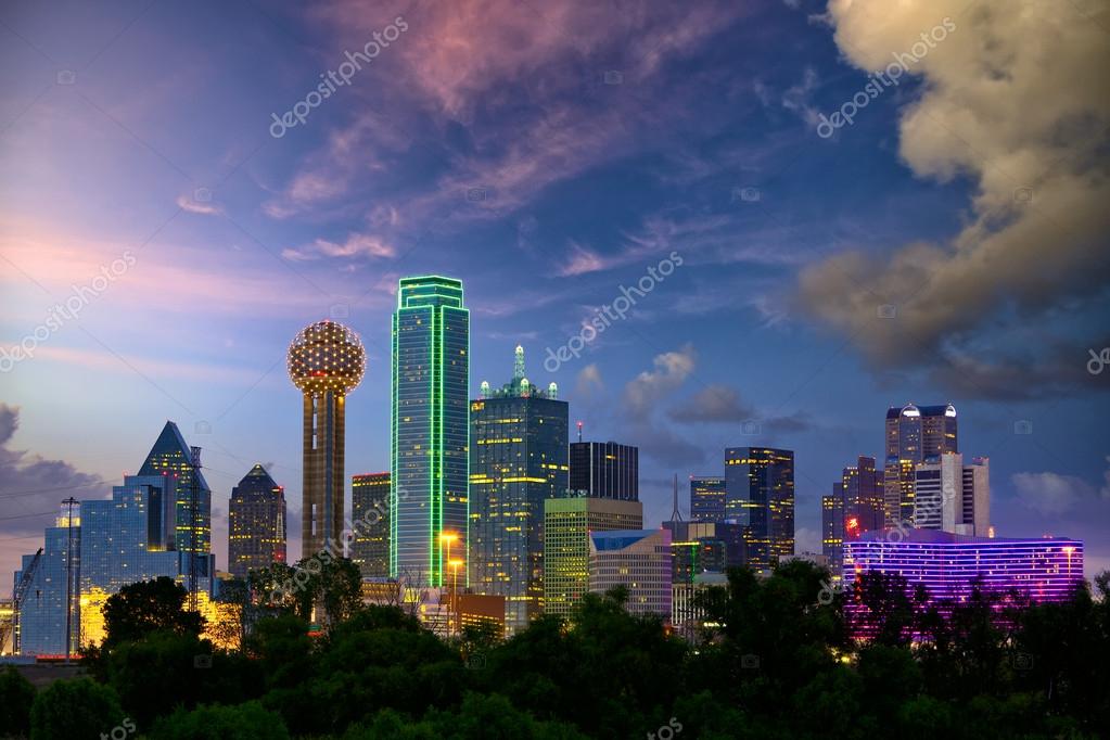 Featured image of post Dallas Skyline Sunset / A glass elevator takes you 470 feet above dallas and the view is really cool.