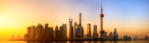 Shanghai auringonnousun aikaan — kuvapankkivalokuva