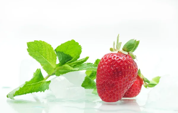 Strawberry and Mint — Stock Photo, Image