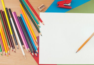 Kalem ve kağıt üzerinde tablo 