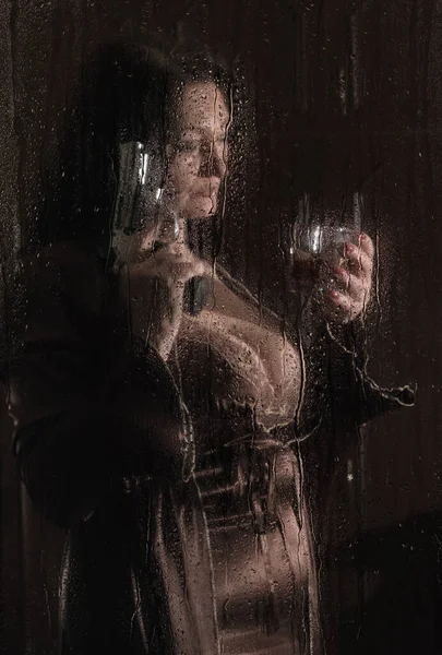 Beautiful Woman Revolver Her Hands Glass Wet Glass Raindrops — Stock Photo, Image