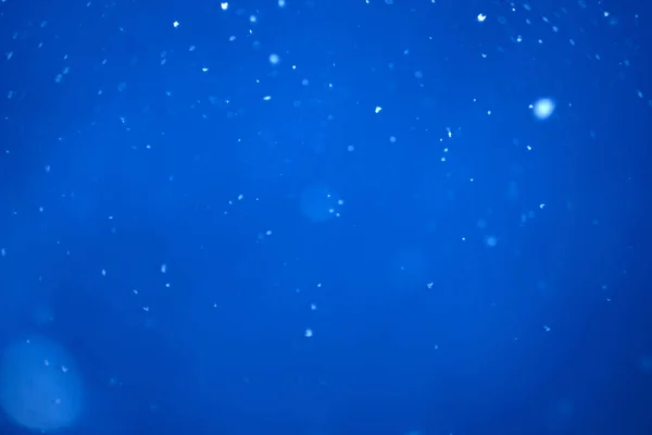 Красивый Летать Тяжелый Снег Черном Фоне Голубого Неба — стоковое фото