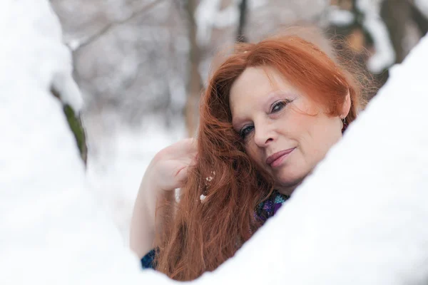 Donna in inverno — Foto Stock