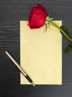 Rose ve kağıt