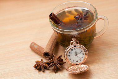 Bir fincan çay.