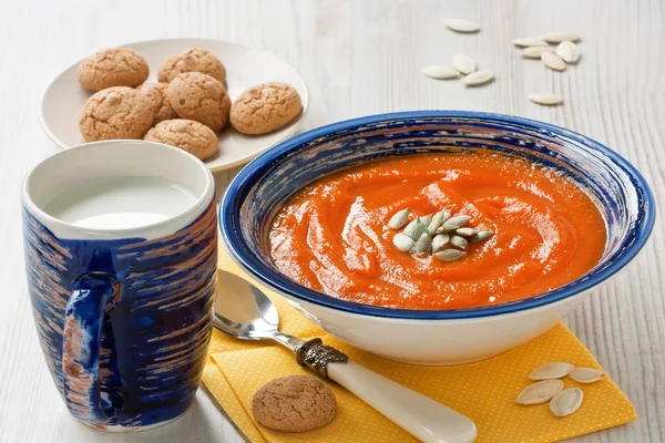 Delicious pumpkin soup — Stock Photo, Image