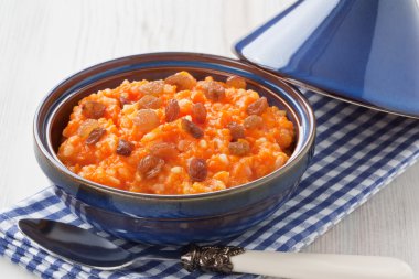 Kabak risotto ile kuru üzüm