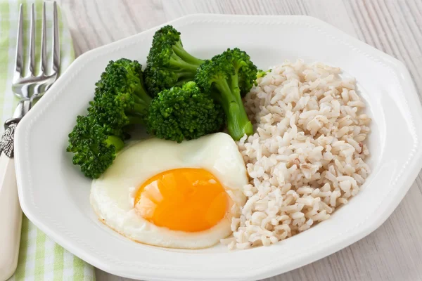 Desayuno saludable con huevos — Foto de Stock