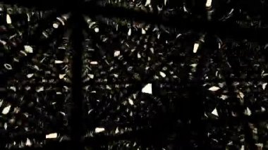 Küp Kutularının Küçültülmesi ve Genişletilmesi Geometrik Şekil Değişikliği Kompleksi