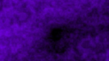 Koyu Mor Kalın Bulut Alanı Görüntüleyiciye doğru akıyor
