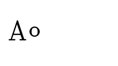 Serif Yazı Tipi ve Ağırlığı ile Yaşlandırılmış El Yazısı Metni