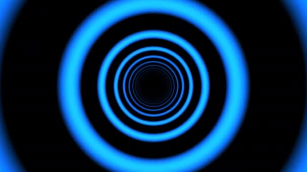 Большие круглые широкие кольца синего света, проходящие мимо зрителя, как тоннель погружения — стоковое видео
