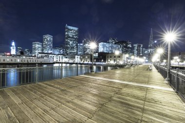 San Francisco cityscape gece ile ahşap zemin